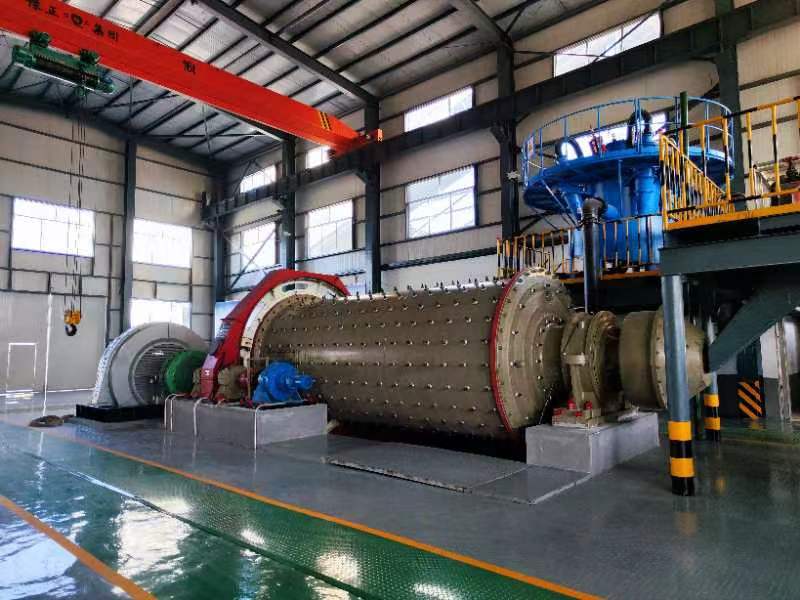 شركة Qingdao Qingzhong Machinery ETC مشروع المقاولات العامة Zhaoyuan Xindongzhuang مصنع معالجة الذهب اليومي بقدرة 2000 طن
